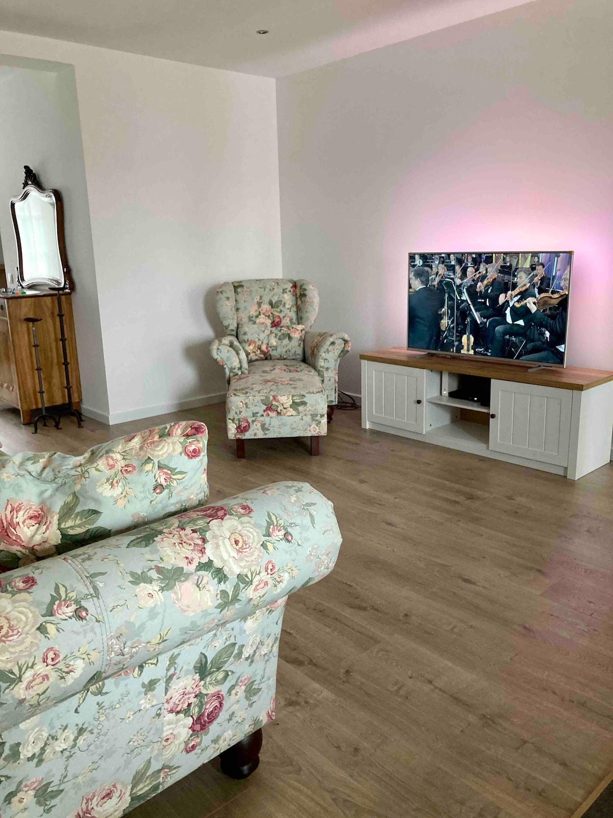 Top Airbnb: Cozy and spacious apartment, great location in De Haan