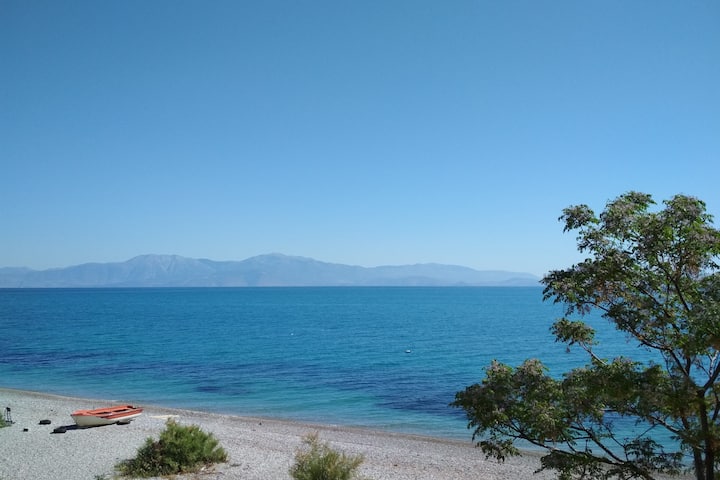 Beachfront house in Corinthia, Peloponissos!