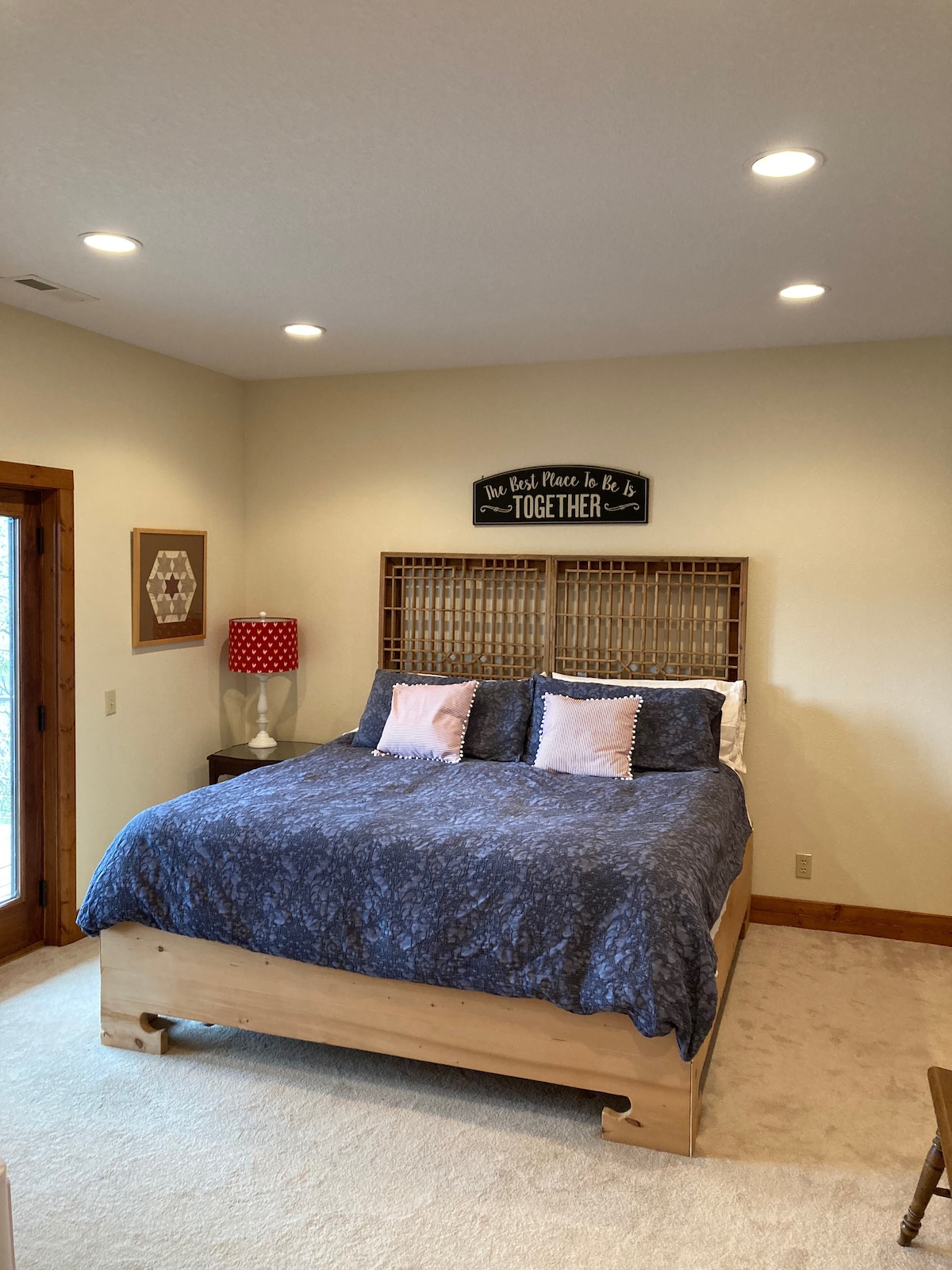 Pomoćni MBR #2 u prizemlju s bračnim krevetom...