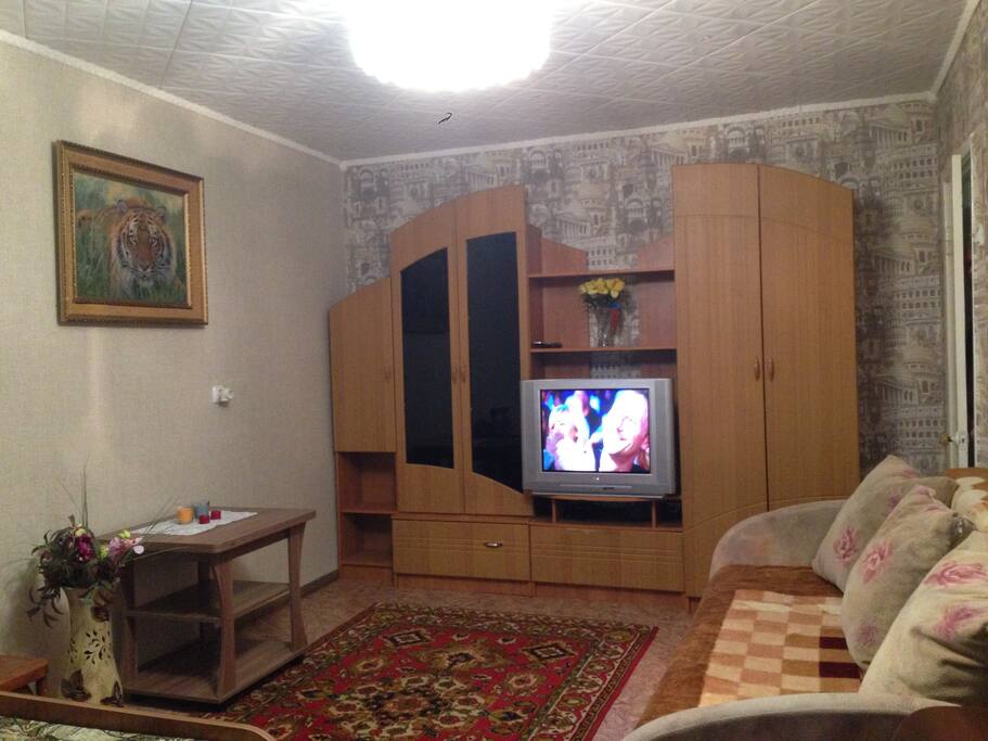 Большая комната,выход справа