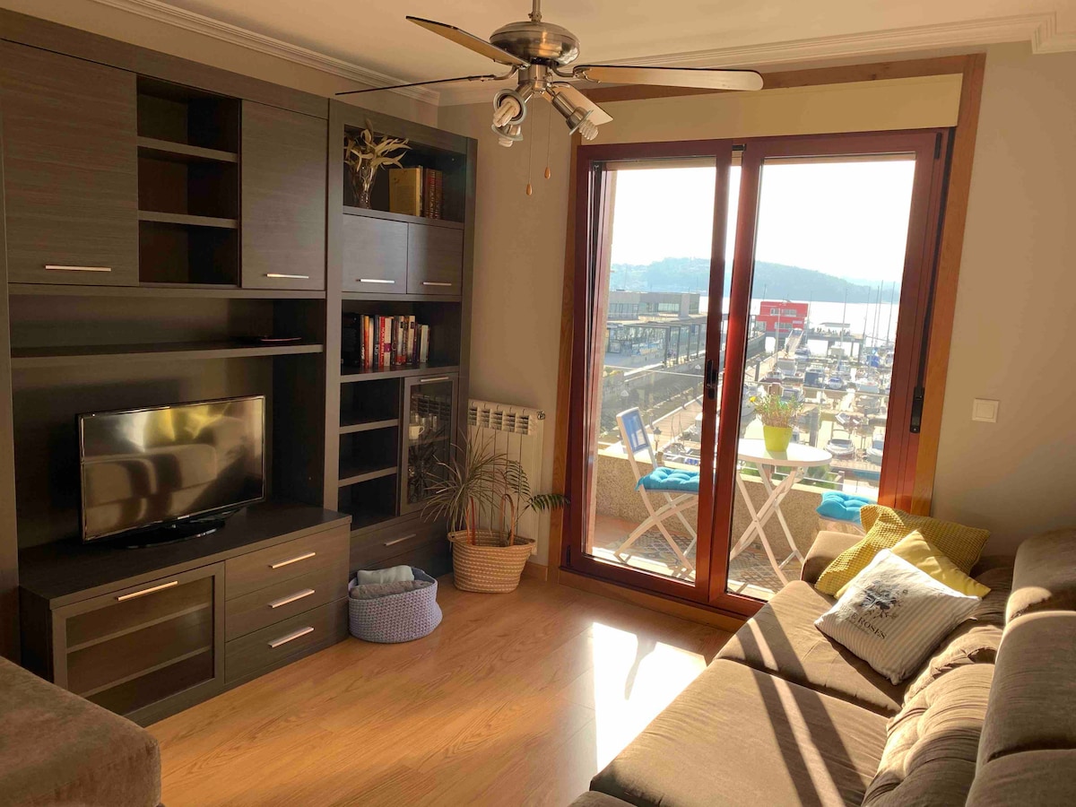 Top Airbnb: First line, seafront in Poio