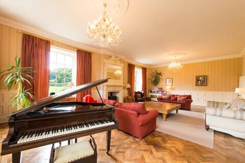 Family friendly, big beautiful 17th Century house