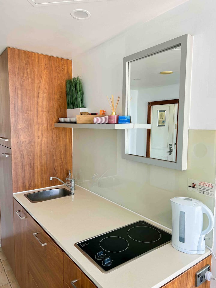 Oceanview - Deluxe King Studio - - Surfers Paradise