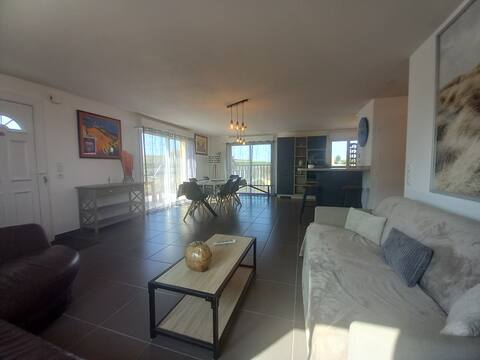 Les Tamaris cottage, 4 bedrooms with swimming pool