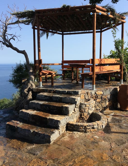 Observation point at the garden for endless sea view
