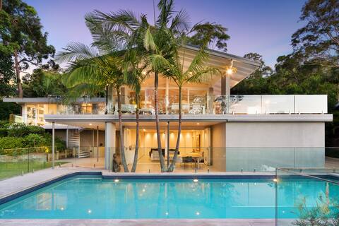 Avalon Beach Tropical Retreat