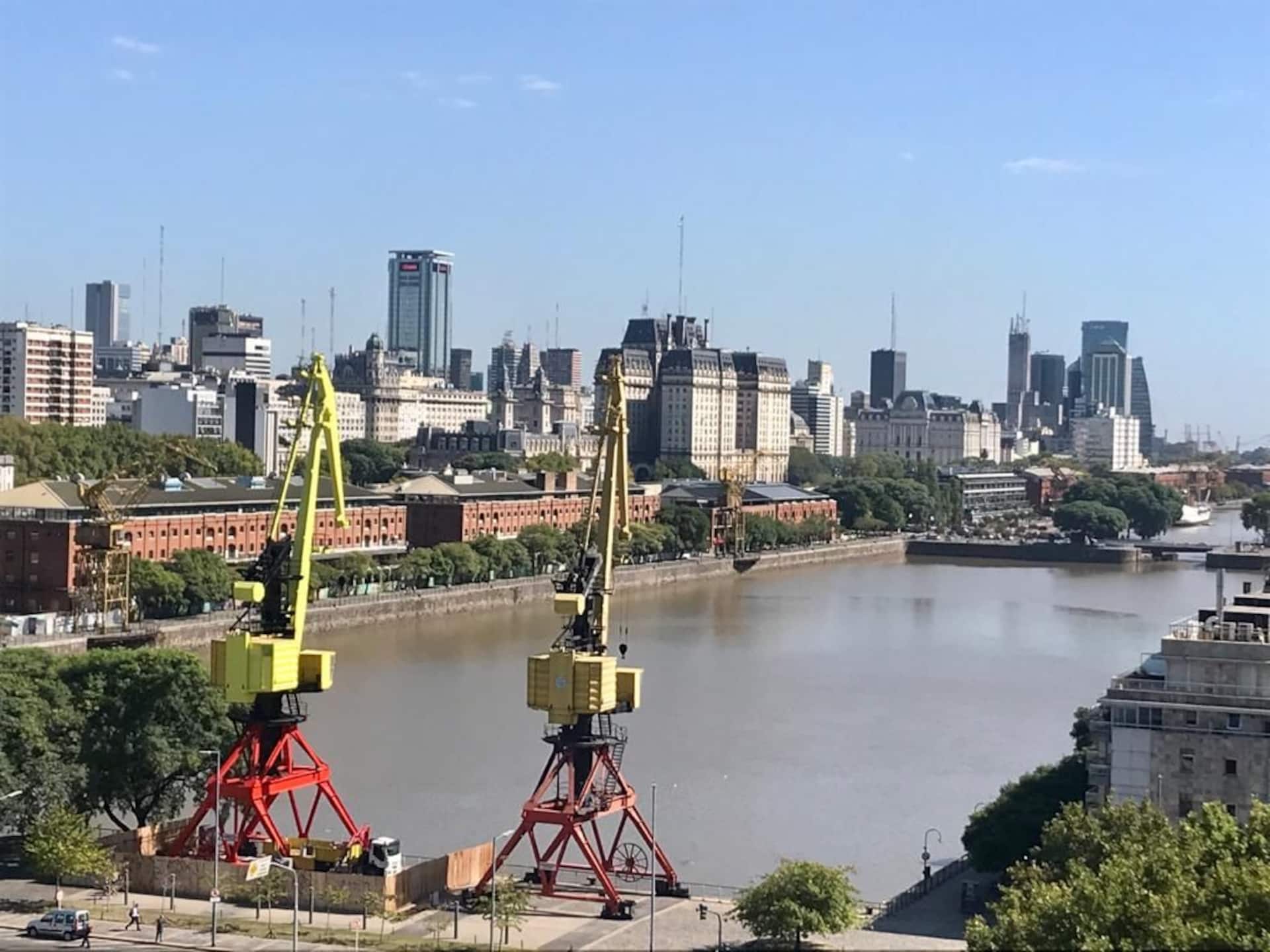 Квартира с 1 спальней в Puerto Madero