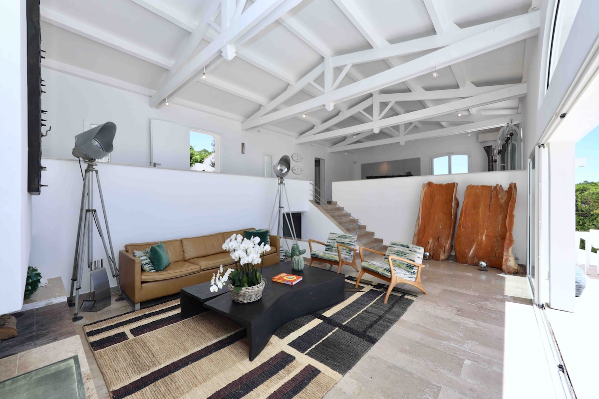 Top performing Airbnb: Exceptional sea view, luxury home in Ramatuelle