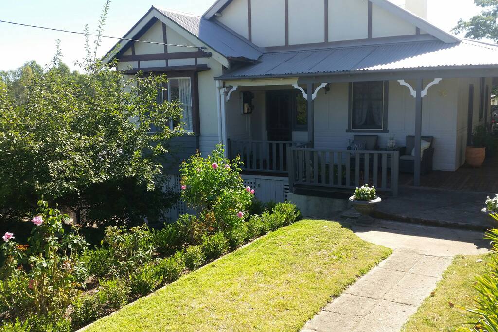 Araluen Historic House Bed and Breakfast. - Guest suites for Rent in