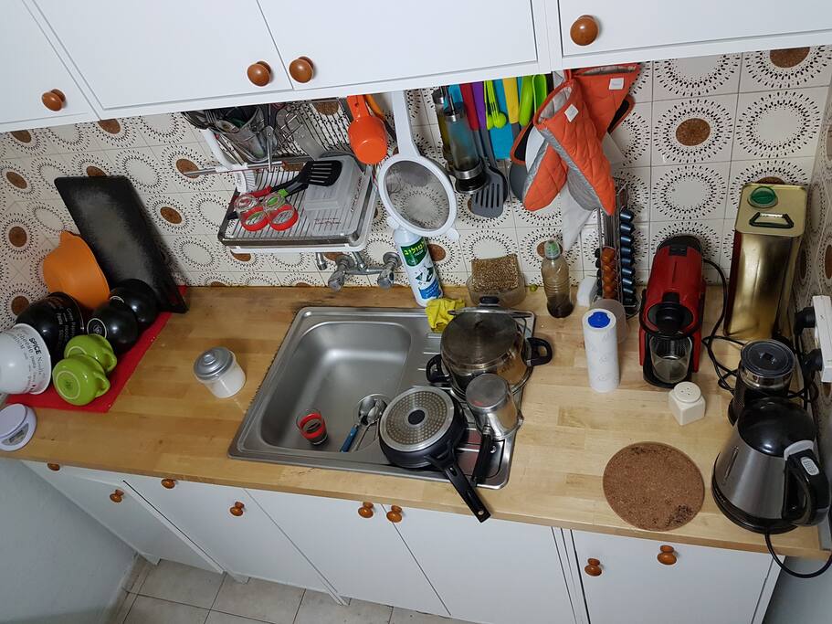 Fully equipped kitchen with Nespresso machine
