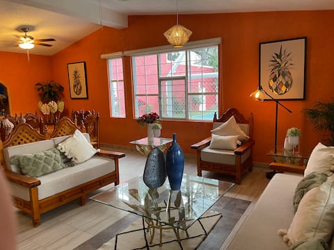 Popular Airbnb listing: Villa Carlotta Residence with a private pool in Ixtapan De La Sal
