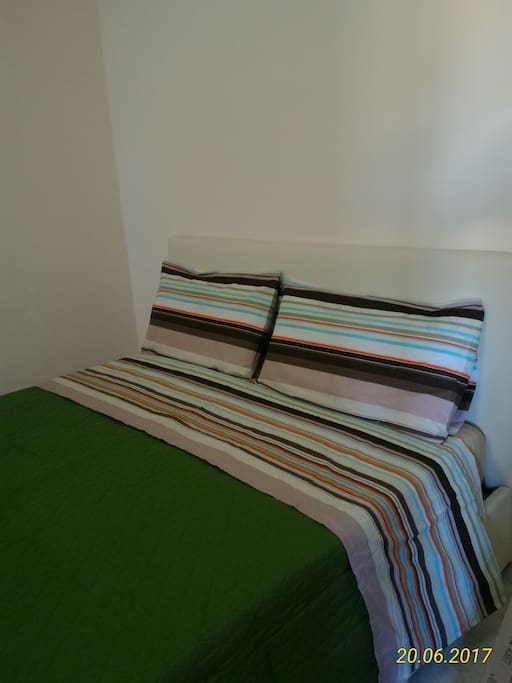 Letto matrimoniale 2