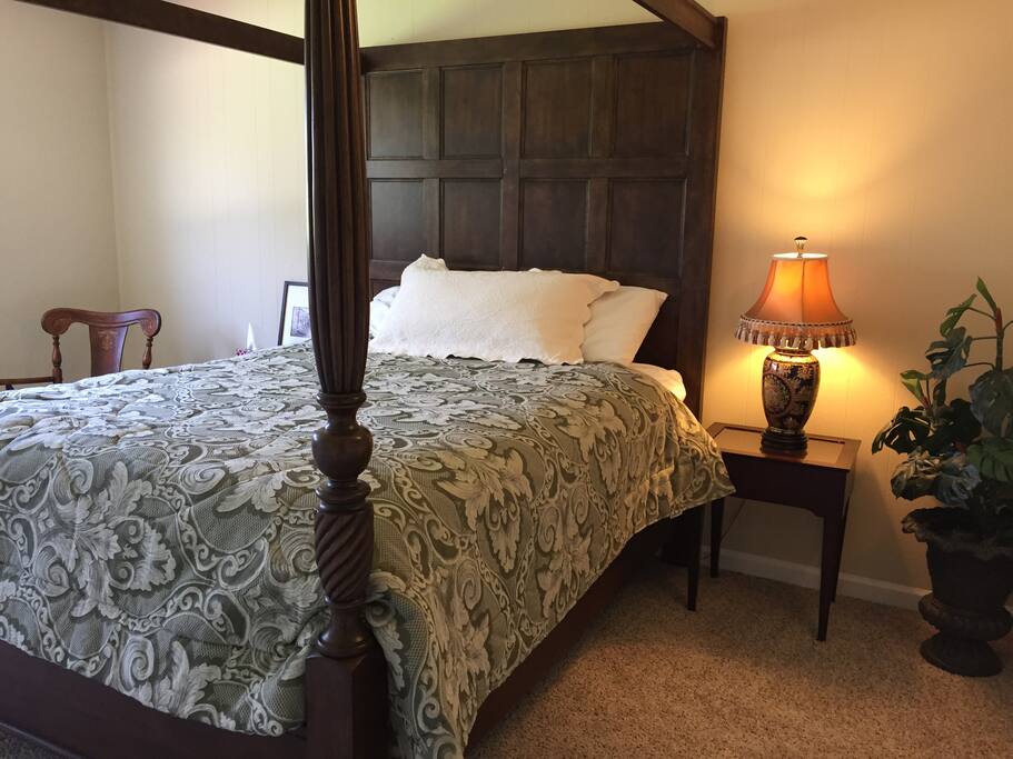 Get a good night's sleep in the Master Bedroom