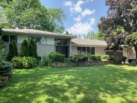 1 bedroom Guest Suite near downtown Mississauga