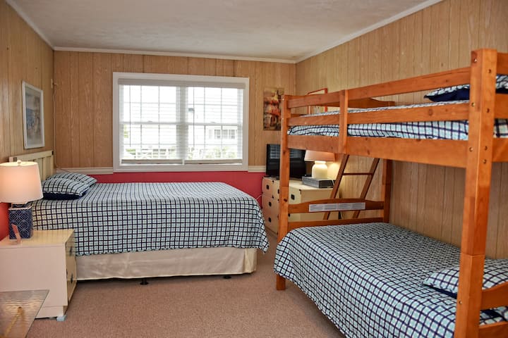 غرفة نوم احتياطية في الغرب