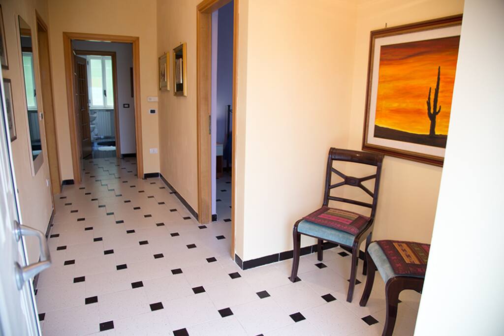 ingresso (altra angolazione)