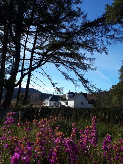 SCOTTISH LODGE ADJACENT TO NORTH COAST 500