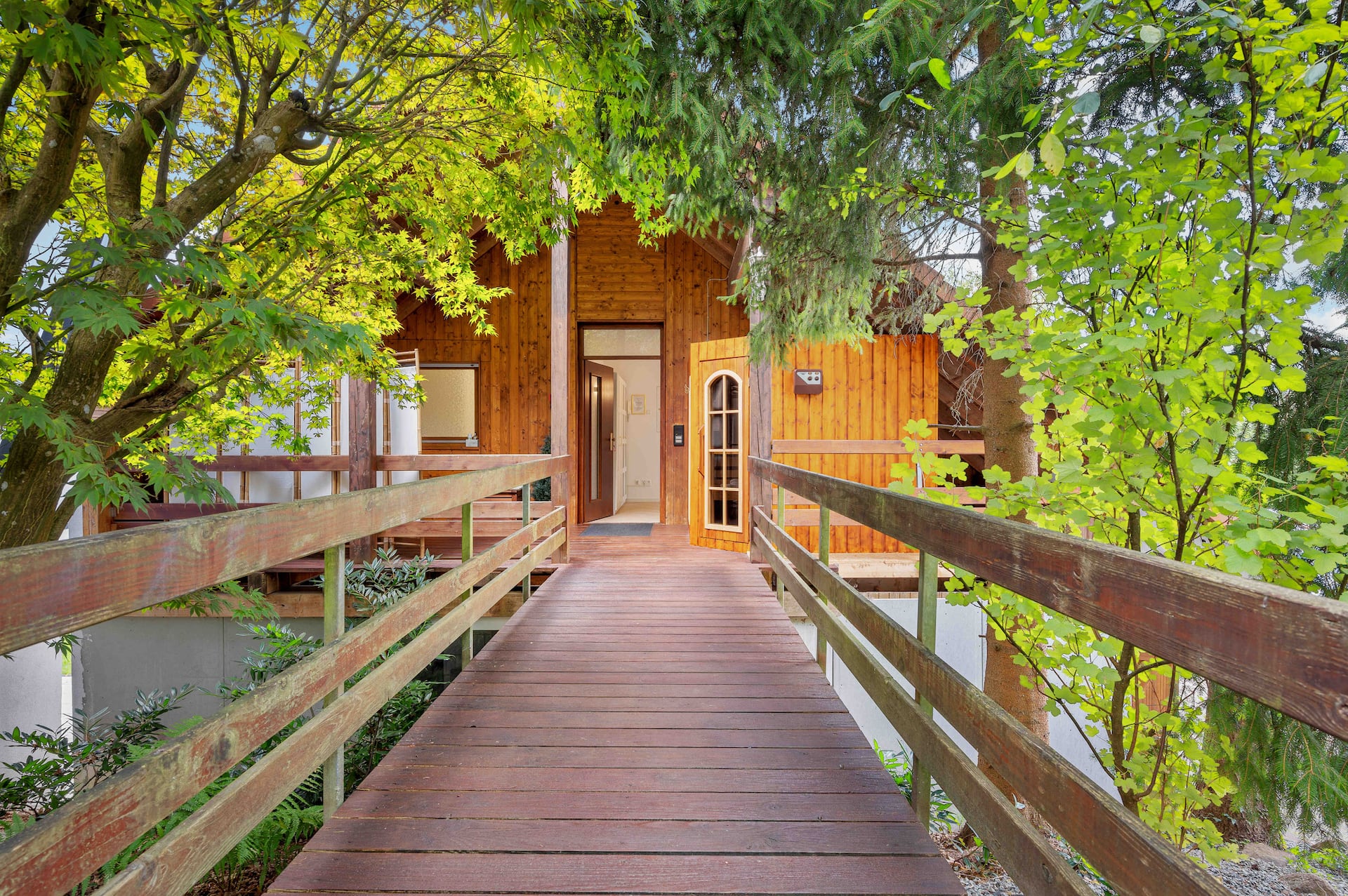 Andrea's Black Forest cottage with sauna & jacuzzi