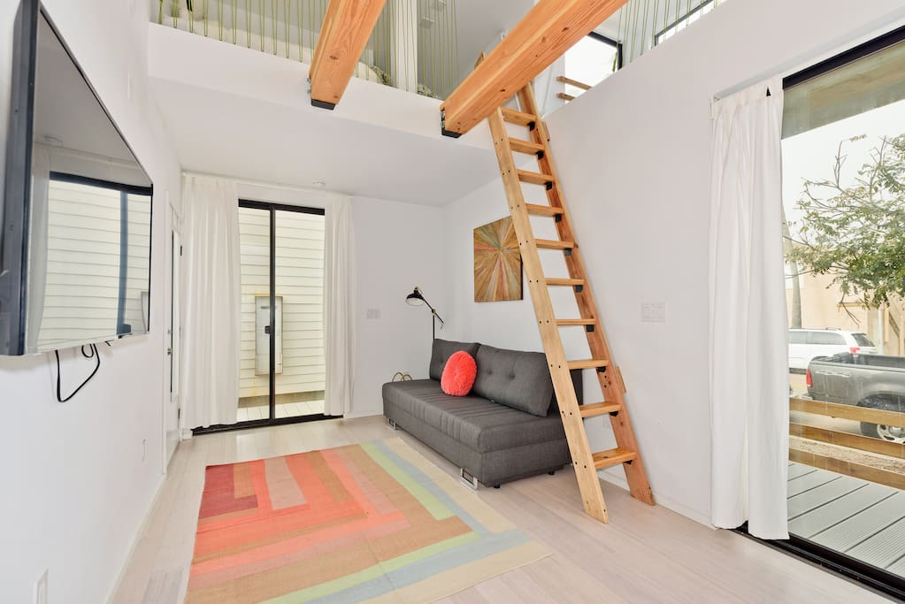 This modern studio can sleep 4 people making it great for families or friends looking for an affordable way to be just steps to the beach.