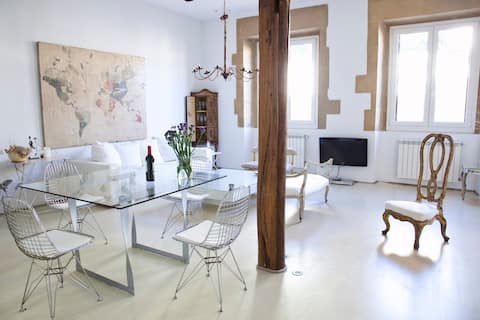 BEST LOCATION OLD TOWN Luxury Loft (+ 31 days)