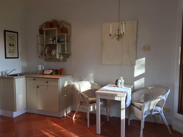 Heggy's Cottage with stunning views