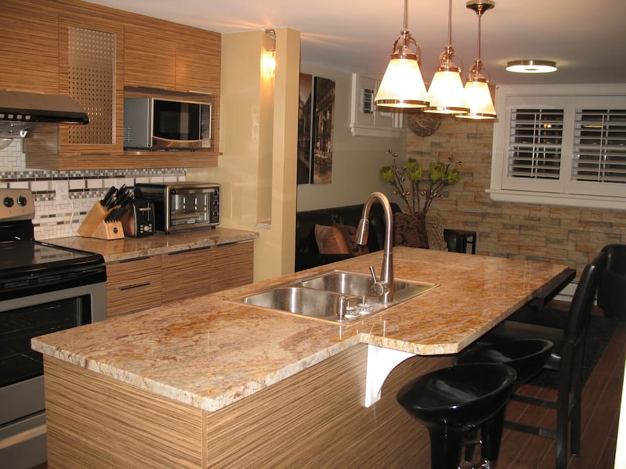 Modern Fully Equipped Kitchen with Granite Countertop