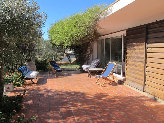 Amplio chalet con piscina, vista al mar, Cadaqués
