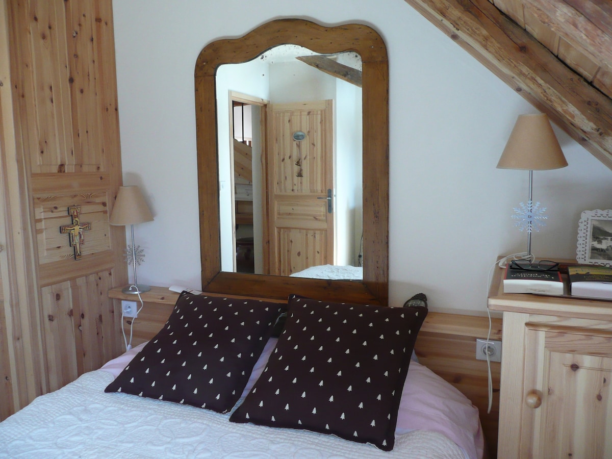 ห้องนอน 1 (กว้างขวางและเบา 2 velux)