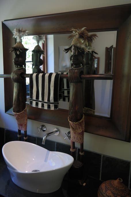 Guest toilet downstairs