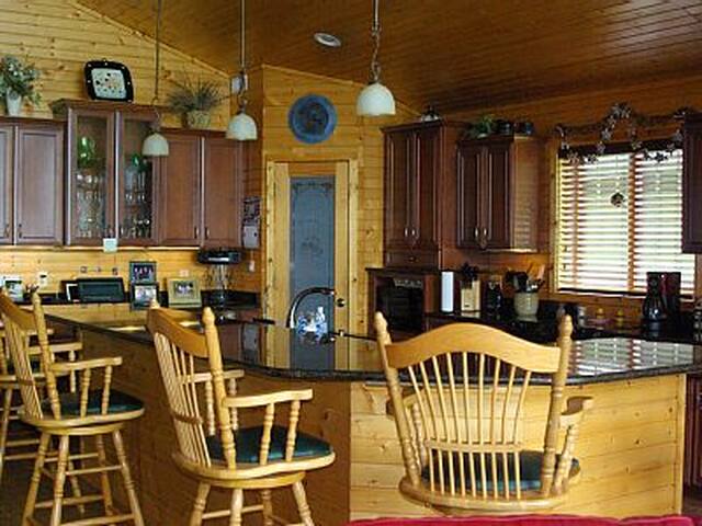 The Dosch Home Away from Home gallery image 5