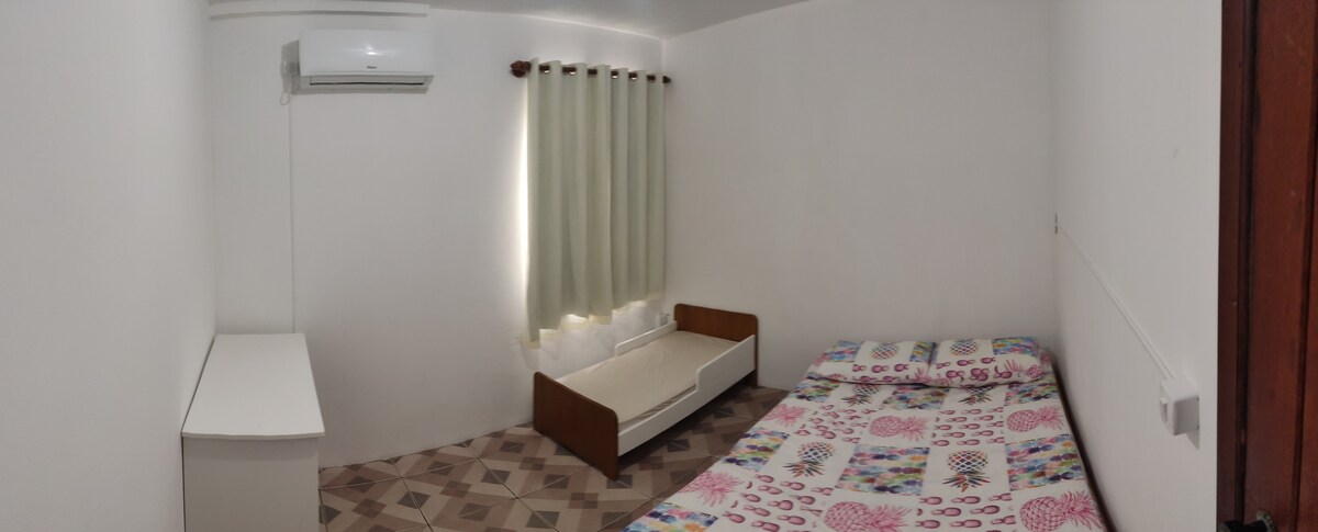 Izba 3 je na 2. poschodí. V prípade potreby môžete umiestniť mini posteľ podľa fotky.