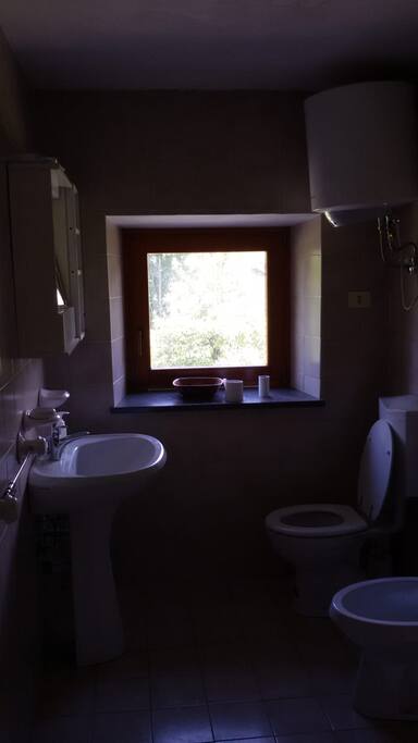 Bagno e doccia - Bathroom and Shower