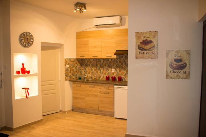 L & G  studio in the center of the city