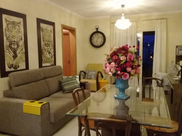 Spotless Apartment - Near Historic Center