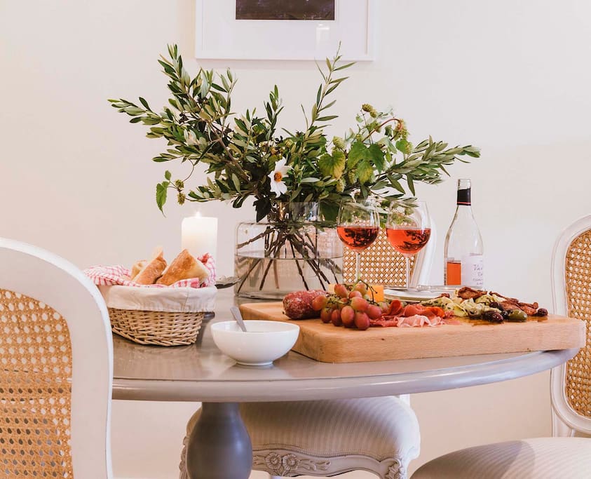 A perfect spot to enjoy a romantic dinner together