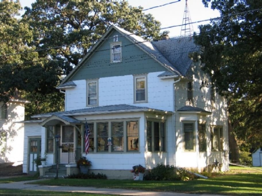 Three Oaks Guest Inn Houses for Rent in Valley City, North Dakota