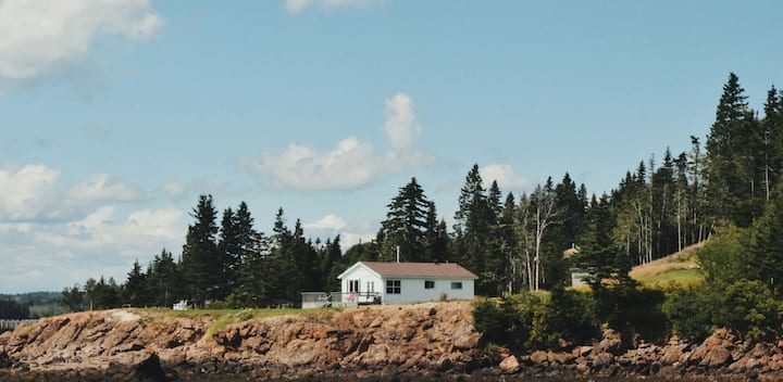 Oceanfront Cottage - Paradise Point