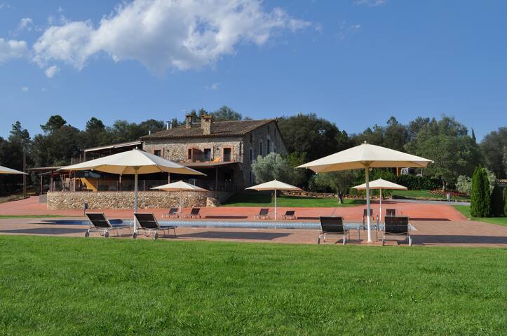 MASIA DE LUJO en el Girones gallery image 3