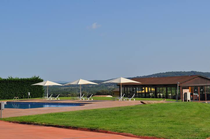 MASIA DE LUJO en el Girones gallery image 2