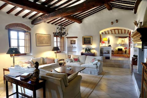 Popular Airbnb listing: Luxury Villa on Chianti Wine Estate in Greve In Chianti