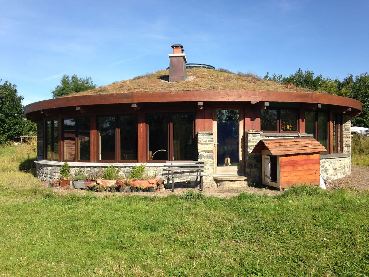 Earth roof on the round house