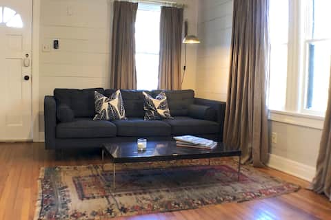 Top Airbnb: Travis Heights Gem in South River City