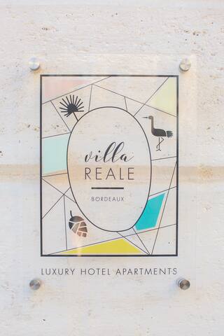 Appartement T3 Luxe place du Parlement hypercentre gallery image 2