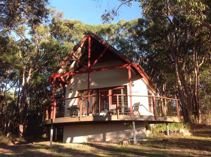 Daybreaks Cabin (2) Private, bush & bay views