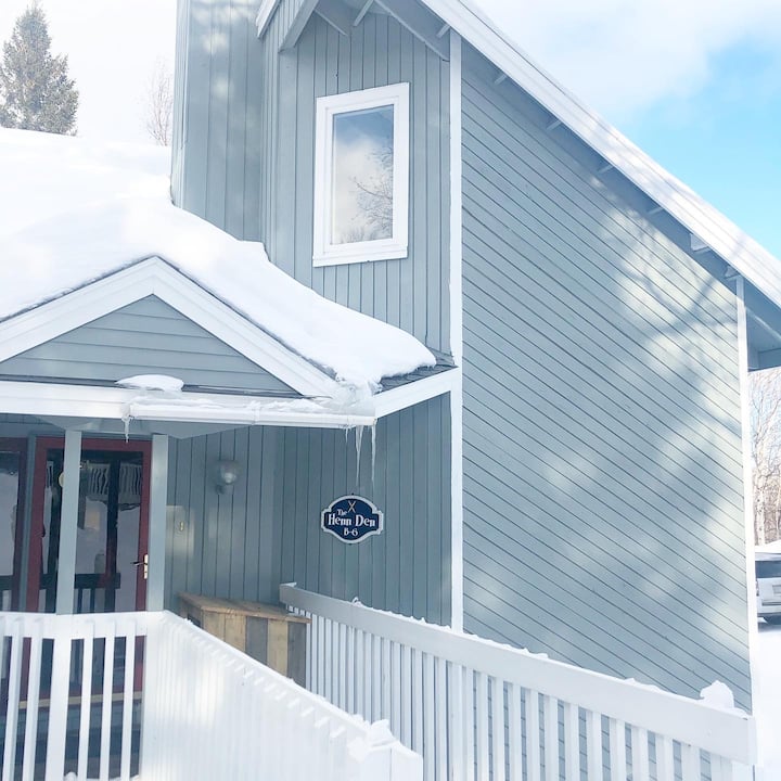 "The Henn Den" Slopeside Mountain Townhome Townhouses for Rent in