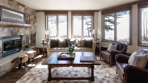 Highlands Slopeside 212