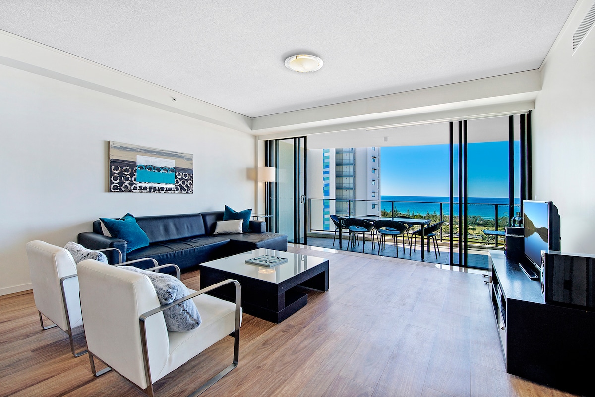 3 Bedroom Apartment in Heart of Broadbeach - photo 4