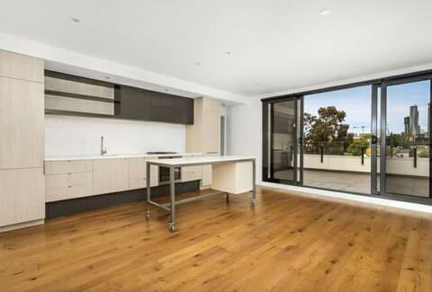 Deluxe Apartment | Balcony & city views to die for