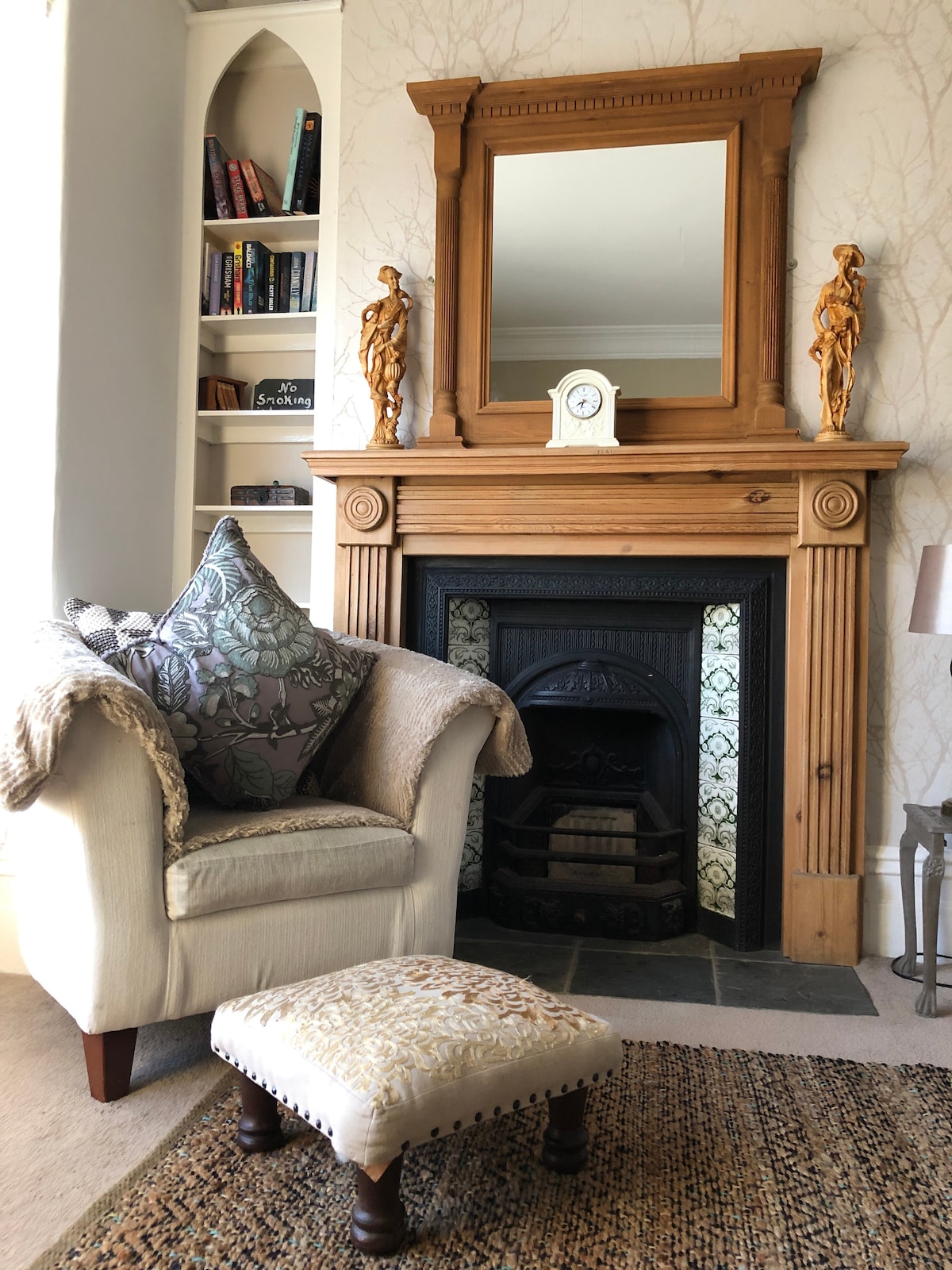Popular Airbnb listing: Beautiful Cathedral Quarter Townhouse, Lincoln in Canwick