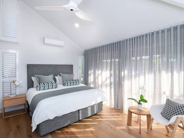 Брачен кревет (широк 180-220 см) или 2 